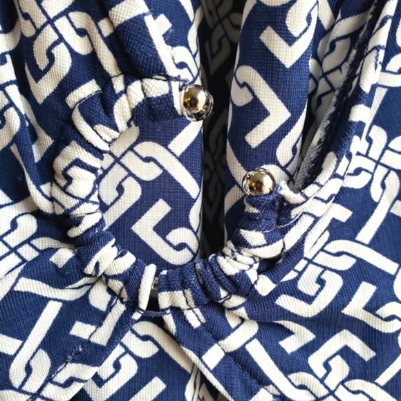 Talbots Women's Navy/White Wrap Chain Design Blouse. Size: 1X - Picture 3 of 8